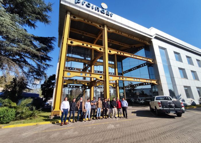 Proindar recibe a estudiantes de la USACH para fomentar diseño de nuevos productos en base a grating